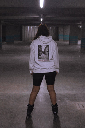 Buzo con capota Remains - white