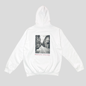 Buzo con capota Remains - white